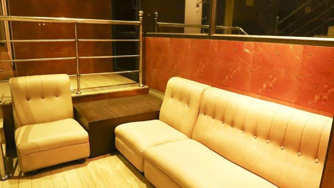 Deluxe Hotel